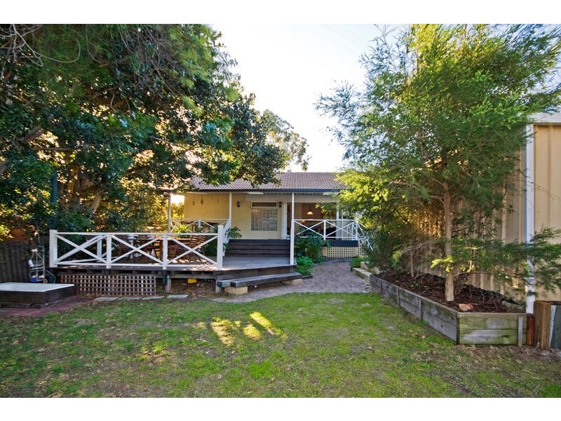 27 Antonio Street, Coolbellup WA 6163