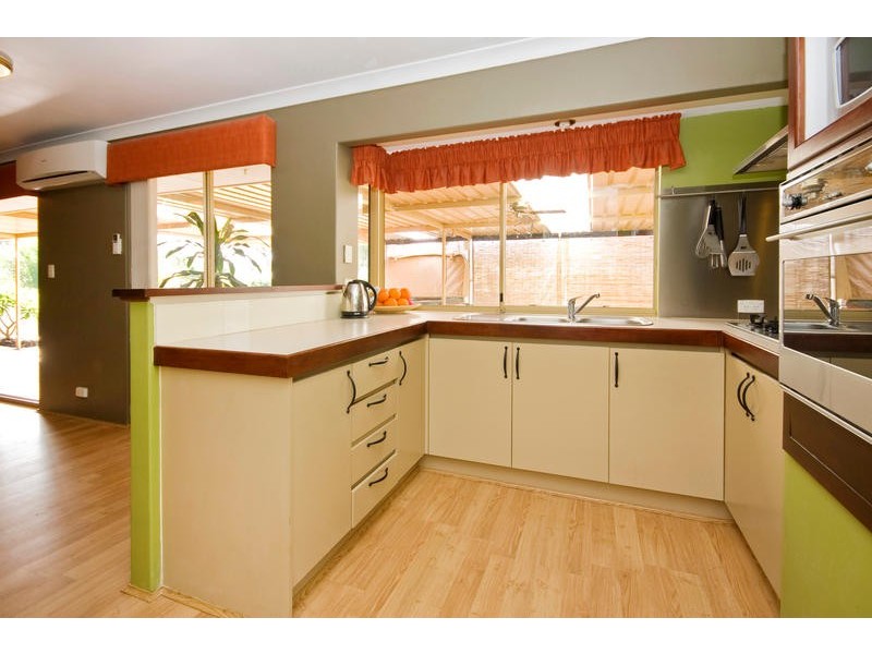 6 Rapania Rise, Yangebup WA 6164