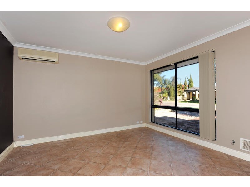 33 Citrus Loop, South Lake WA 6164