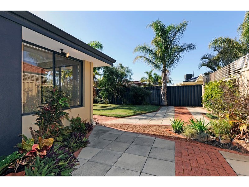 33 Citrus Loop, South Lake WA 6164