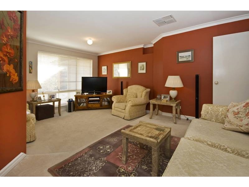 17 Riversdale Pass, Jandakot WA 6164