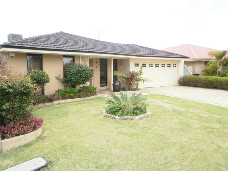 7 Jenniphur Court, Atwell WA 6164