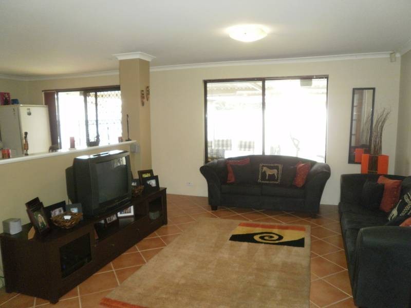 7 Jenniphur Court, Atwell WA 6164