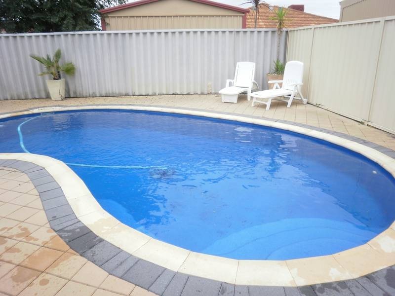 7 Jenniphur Court, Atwell WA 6164