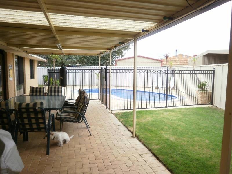 7 Jenniphur Court, Atwell WA 6164