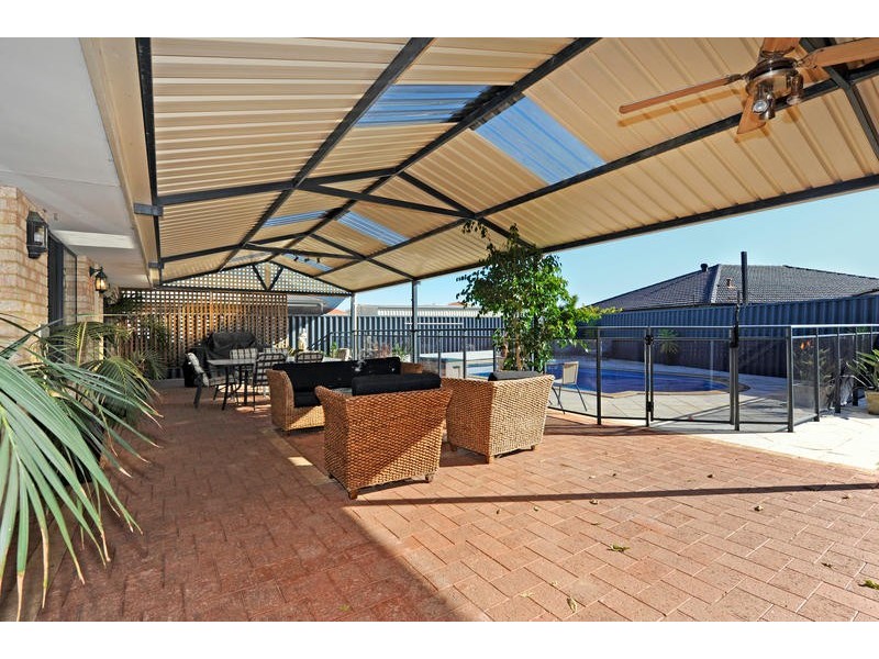 17 Wauhop Circle, Beeliar WA 6164