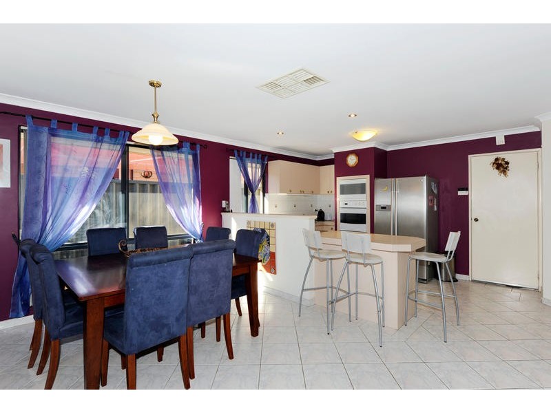17 Wauhop Circle, Beeliar WA 6164