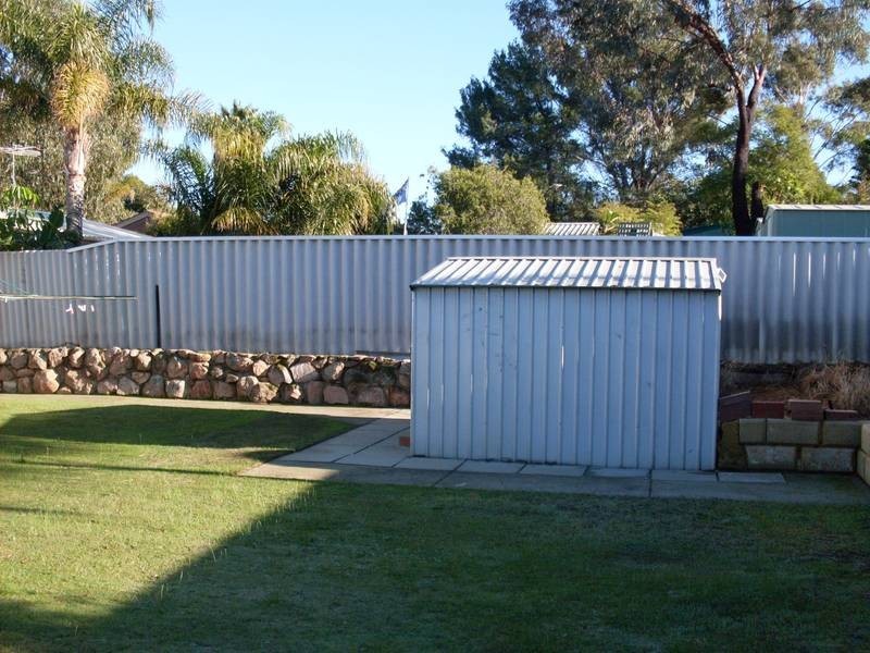 12 Tarndale Way, South Lake WA 6164