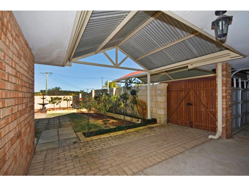 13B Wapengo Close, South Lake WA 6164