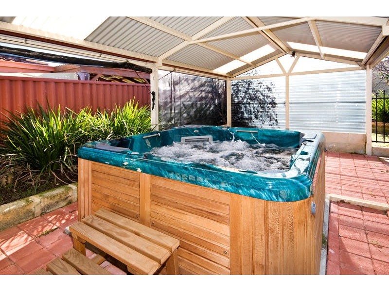 13B Wapengo Close, South Lake WA 6164