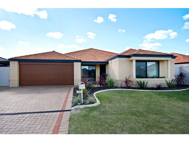 11 Heathcote Way, Bertram WA 6167