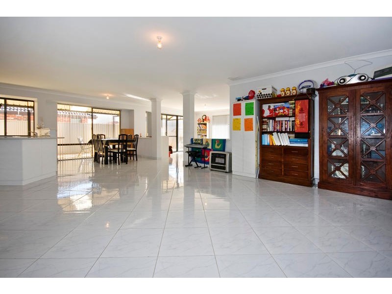 11 Heathcote Way, Bertram WA 6167