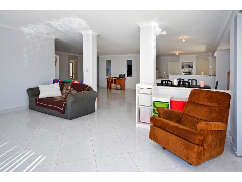 11 Heathcote Way, Bertram WA 6167