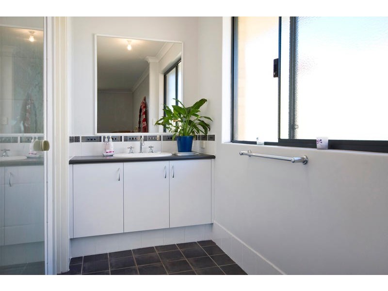 11 Heathcote Way, Bertram WA 6167