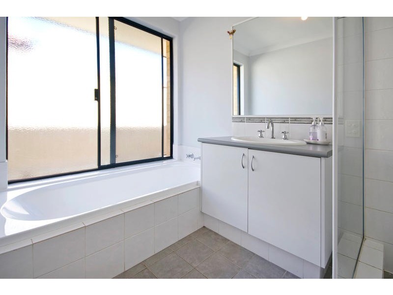 11 Heathcote Way, Bertram WA 6167