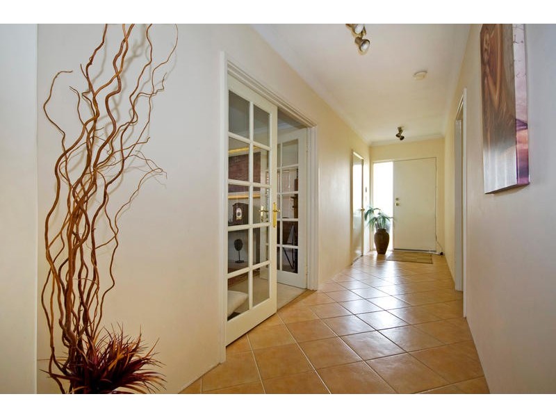 27 Inn Close, Bibra Lake WA 6163