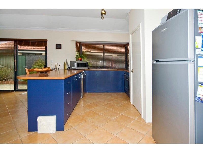 27 Inn Close, Bibra Lake WA 6163