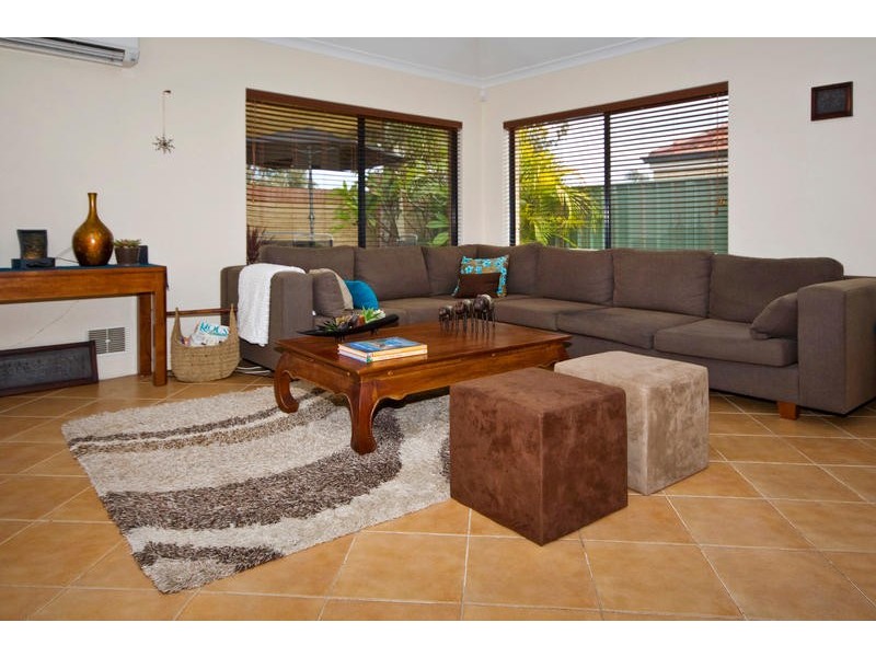 27 Inn Close, Bibra Lake WA 6163