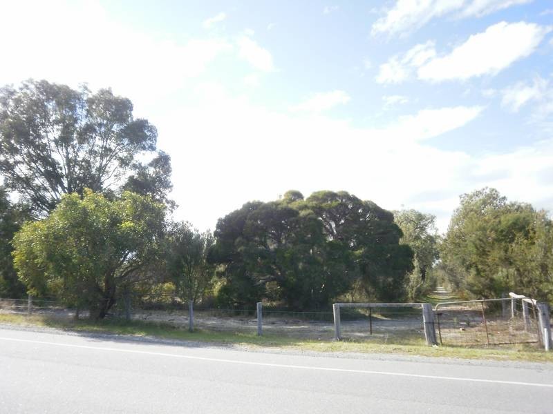 Lot 889, 330 De Haer Road, Wandi WA 6167