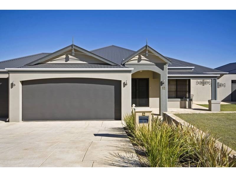 12 Knoop Drive, Byford WA 6122