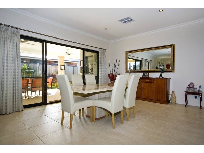 12 Knoop Drive, Byford WA 6122