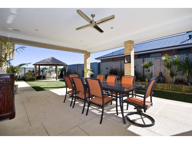 12 Knoop Drive, Byford WA 6122