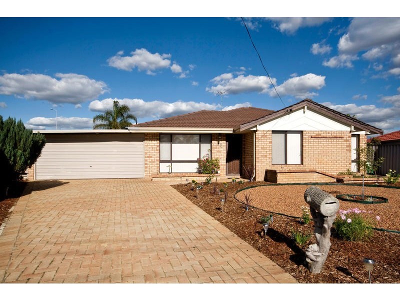 12 Jindabyne Heights, South Lake WA 6164