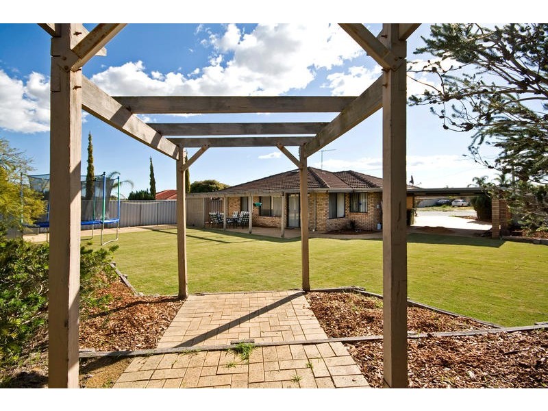 12 Jindabyne Heights, South Lake WA 6164
