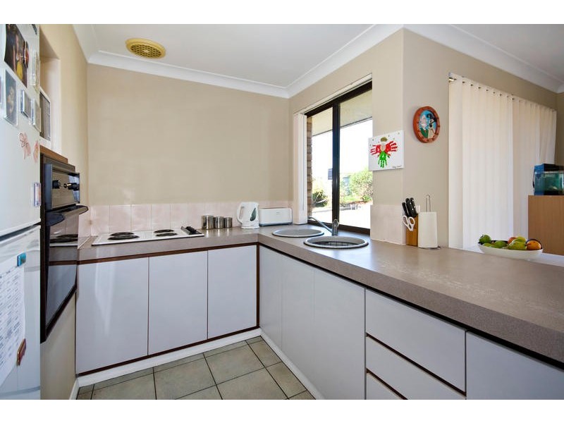 12 Jindabyne Heights, South Lake WA 6164