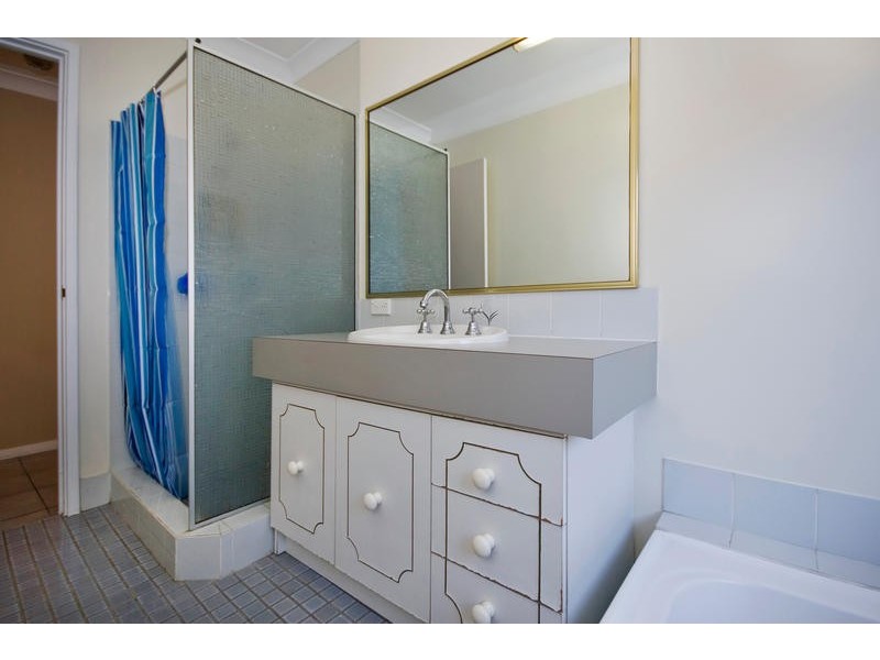12 Jindabyne Heights, South Lake WA 6164