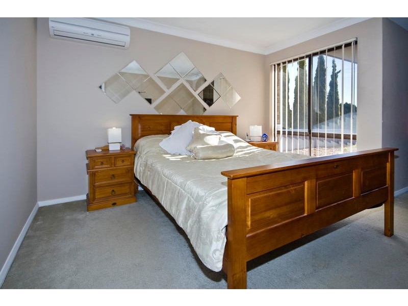 12 Jindabyne Heights, South Lake WA 6164