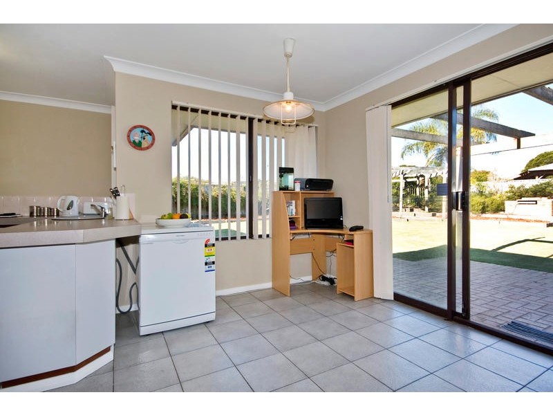 12 Jindabyne Heights, South Lake WA 6164