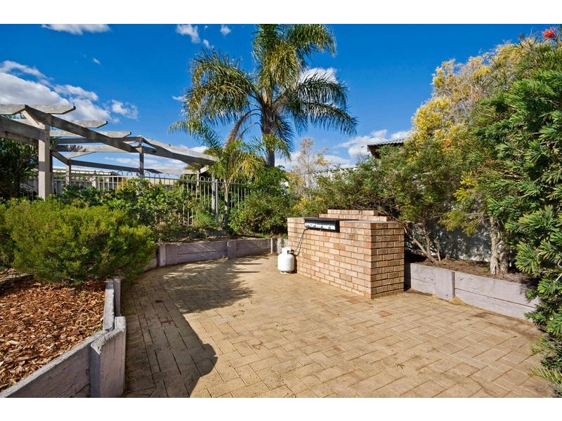 12 Jindabyne Heights, South Lake WA 6164