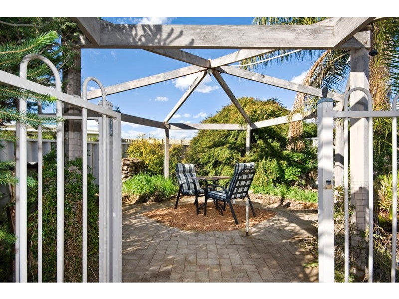 12 Jindabyne Heights, South Lake WA 6164