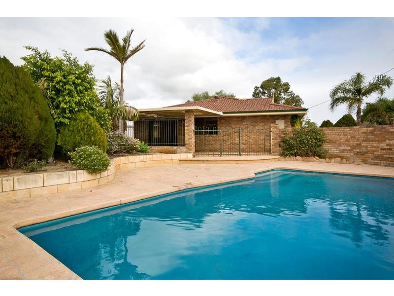 9 Iris Place, Yangebup WA 6164