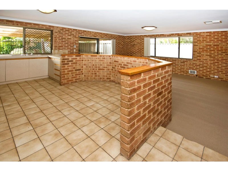 9 Iris Place, Yangebup WA 6164