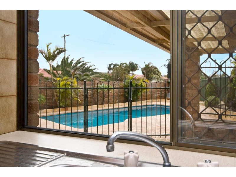 9 Iris Place, Yangebup WA 6164