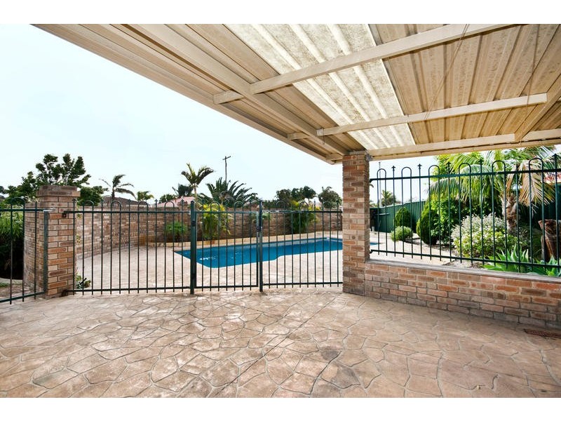 9 Iris Place, Yangebup WA 6164