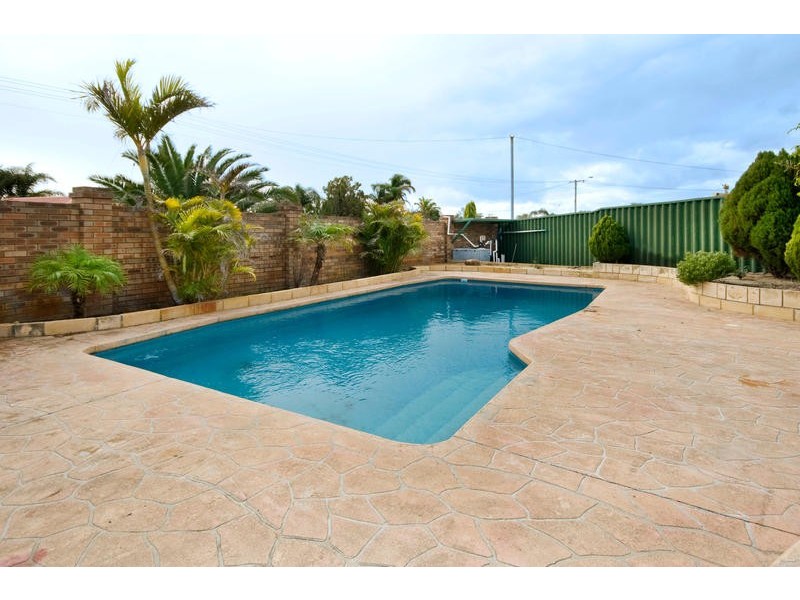 9 Iris Place, Yangebup WA 6164