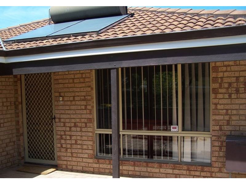4 Chaucer Close, Munster WA 6166