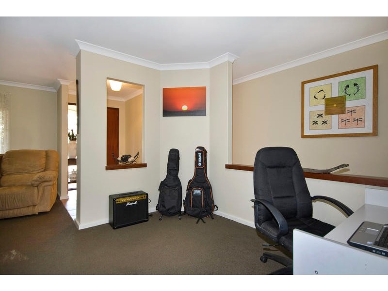 14 Poinsettia Grove, South Lake WA 6164