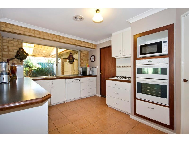 14 Poinsettia Grove, South Lake WA 6164