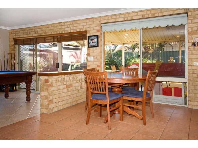 14 Poinsettia Grove, South Lake WA 6164