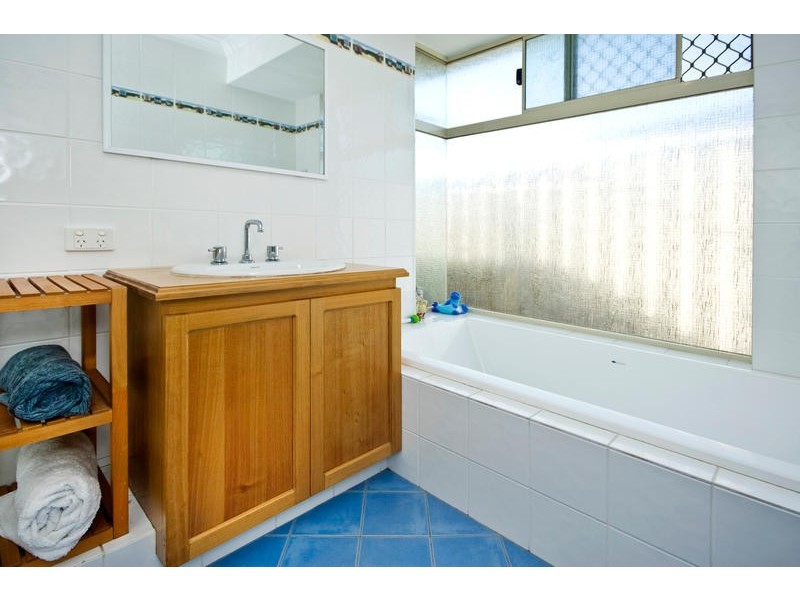 14 Poinsettia Grove, South Lake WA 6164