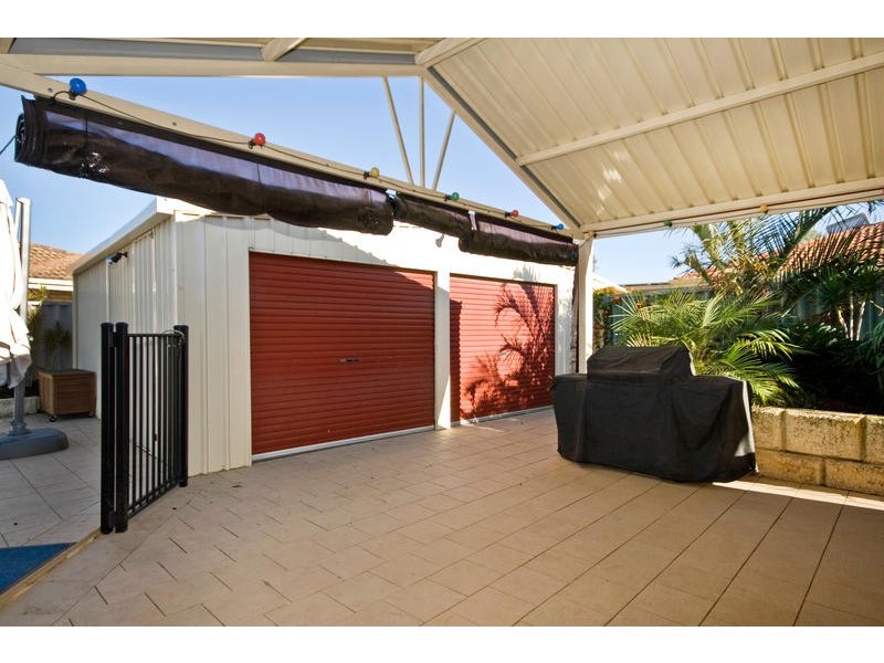 14 Poinsettia Grove, South Lake WA 6164