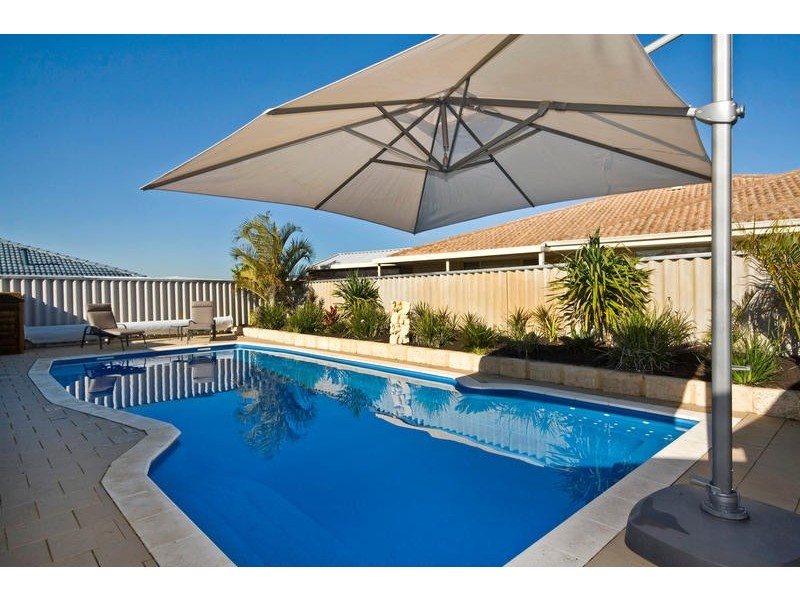 14 Poinsettia Grove, South Lake WA 6164