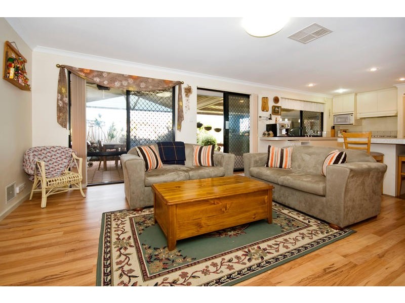 2 Bloodwood Circle, South Lake WA 6164