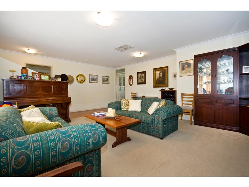 2 Bloodwood Circle, South Lake WA 6164