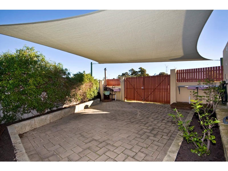 2 Bloodwood Circle, South Lake WA 6164
