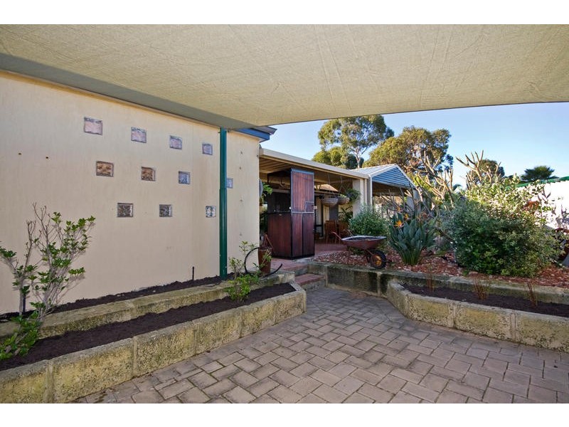 2 Bloodwood Circle, South Lake WA 6164